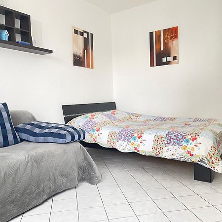 Cool Studio Saint Louis Vicino Stazione/Aereoporto Appartamento Esterno foto