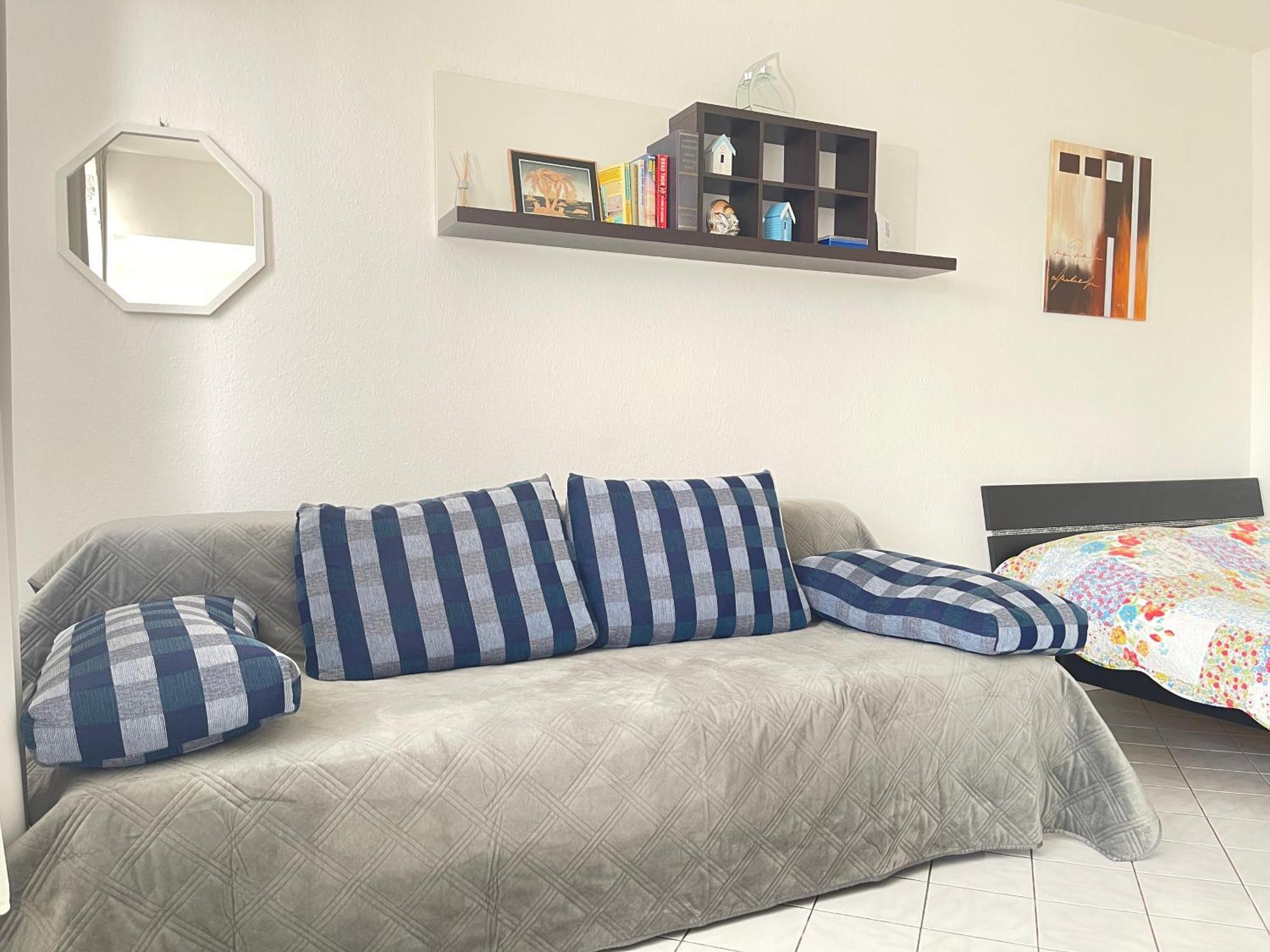 Cool Studio Saint Louis Vicino Stazione/Aereoporto Appartamento Esterno foto