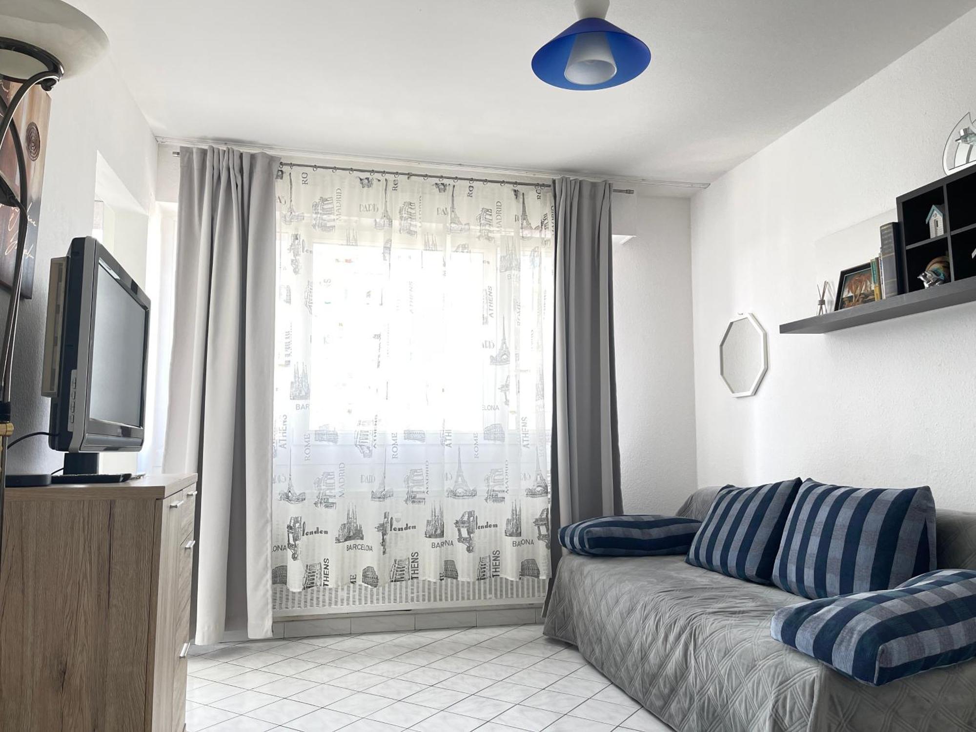 Cool Studio Saint Louis Vicino Stazione/Aereoporto Appartamento Esterno foto